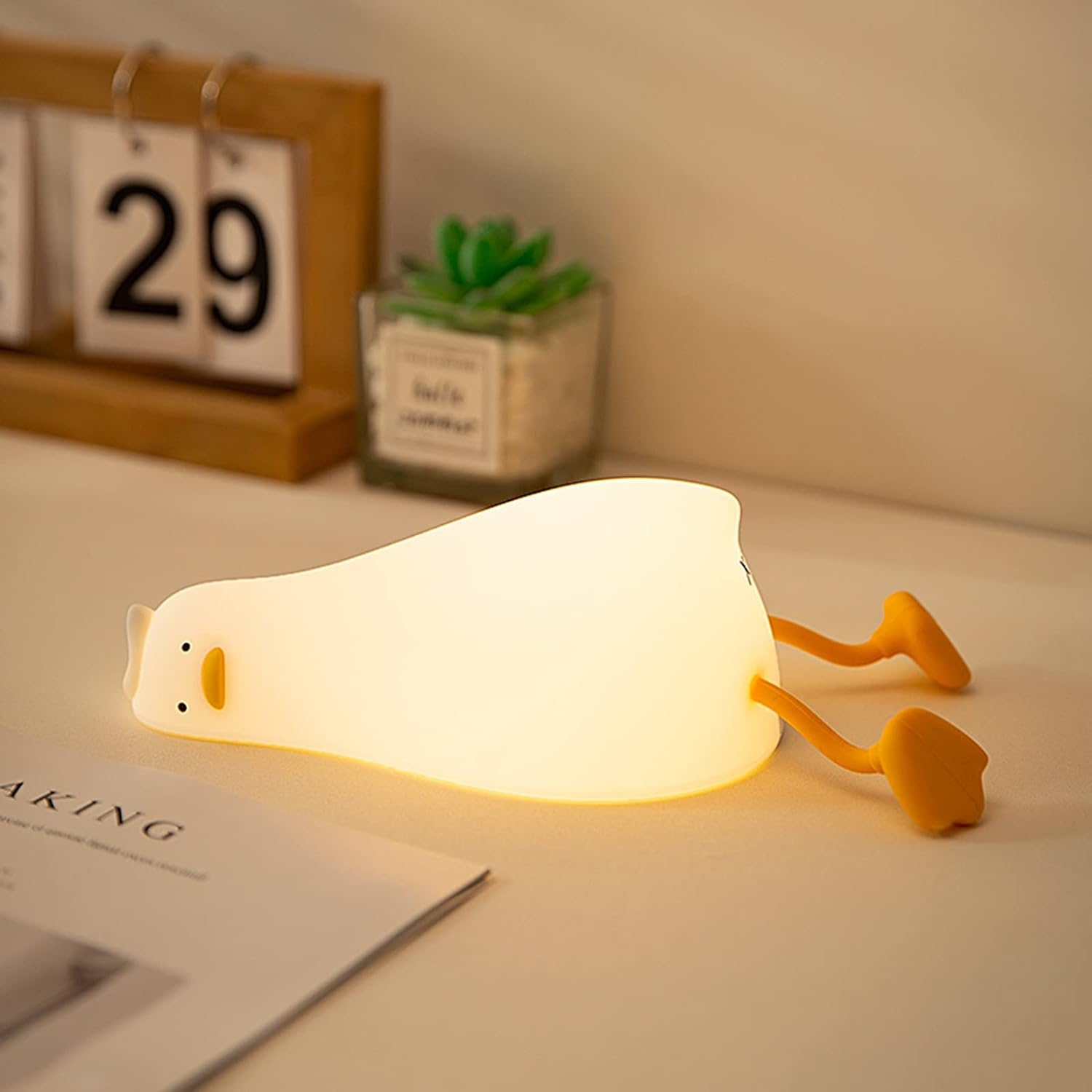 Cute Duck Light / Made of Soft Silicone / Squeezable & Soft / Can be Used as a Stand