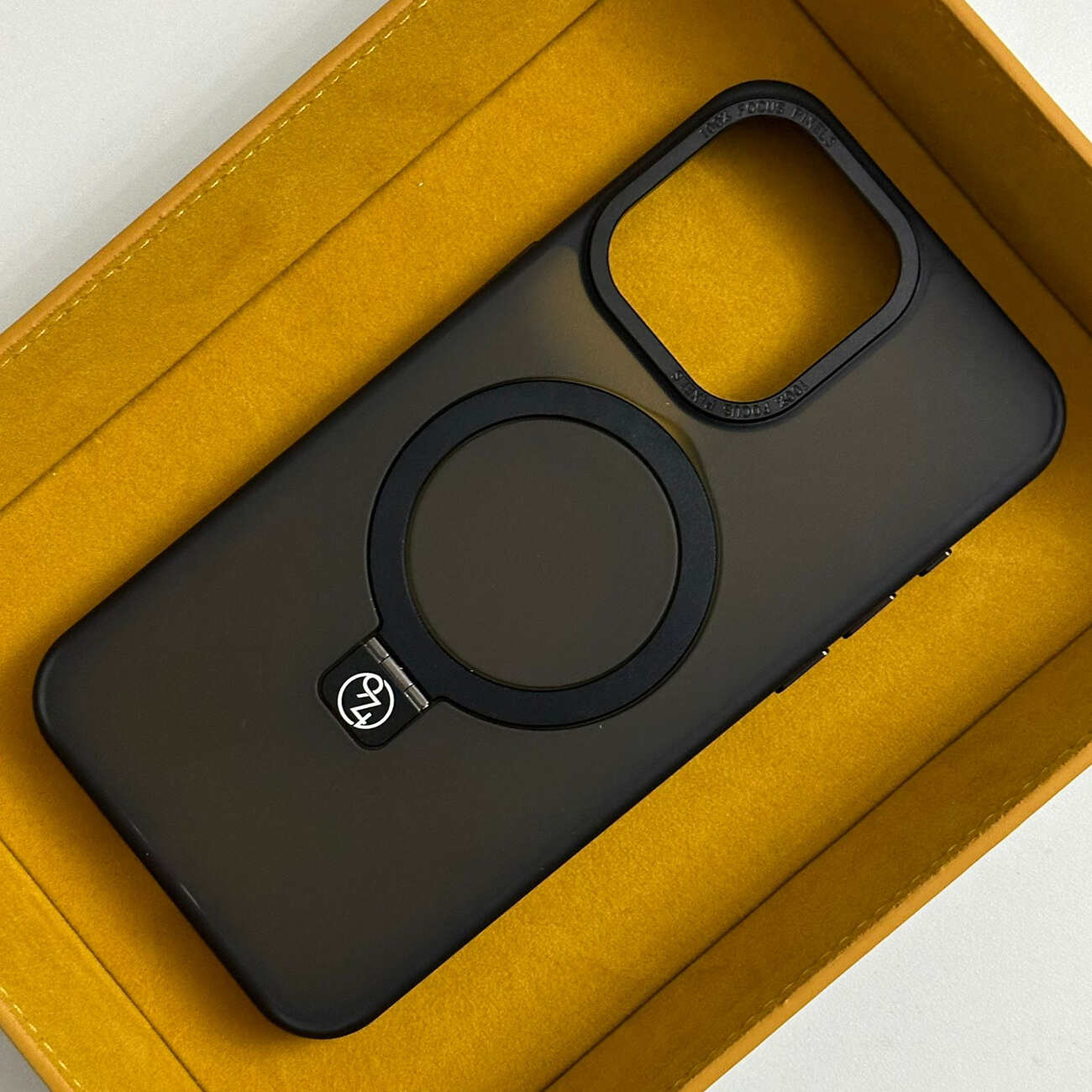 974 Cases iPhone 15 Pro Max Case / Drop Resistant / Supports MagSafe / Clear Black